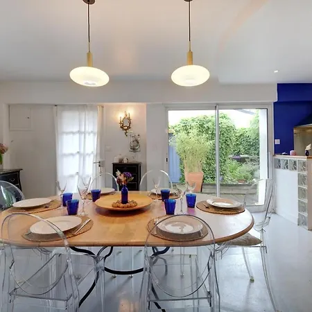 L'oasis - Maison Familiale Jardin - Gare A 5 Min Apartment *
