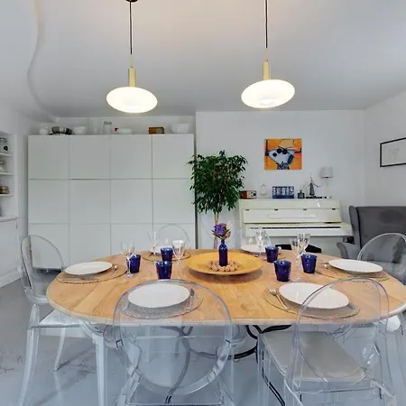 L'oasis - Maison Familiale Jardin - Gare A 5 Min Apartment