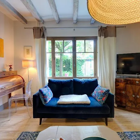 Apartment L'oasis - Maison Familiale Jardin - Gare A 5 Min Tours