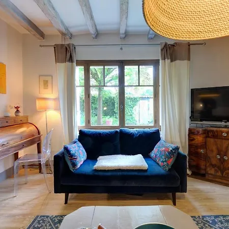 L'oasis - Maison Familiale Jardin - Gare A 5 Min Apartment Tours